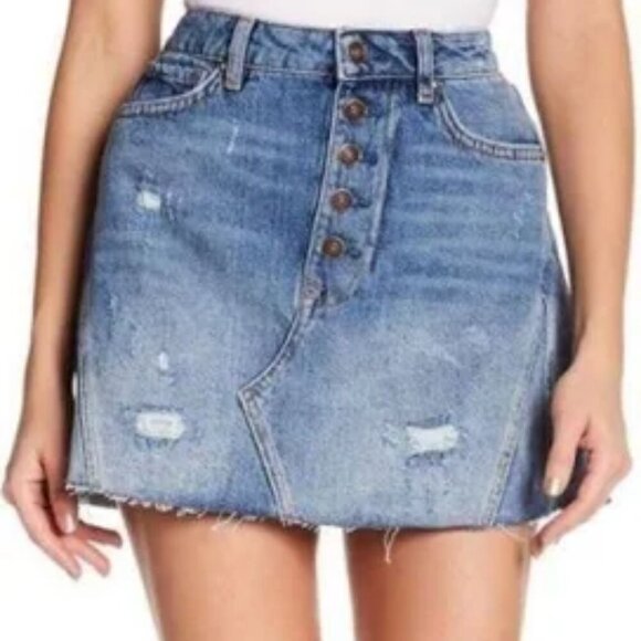 Free People Halloe Denim Miniskirt Cutoff Buttons Size 29 Distressed Denim - Picture 1 of 4